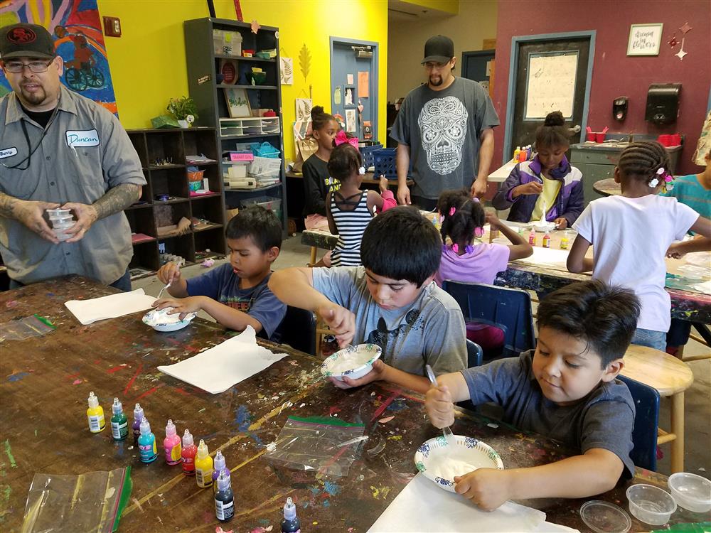 kids make homemade slime